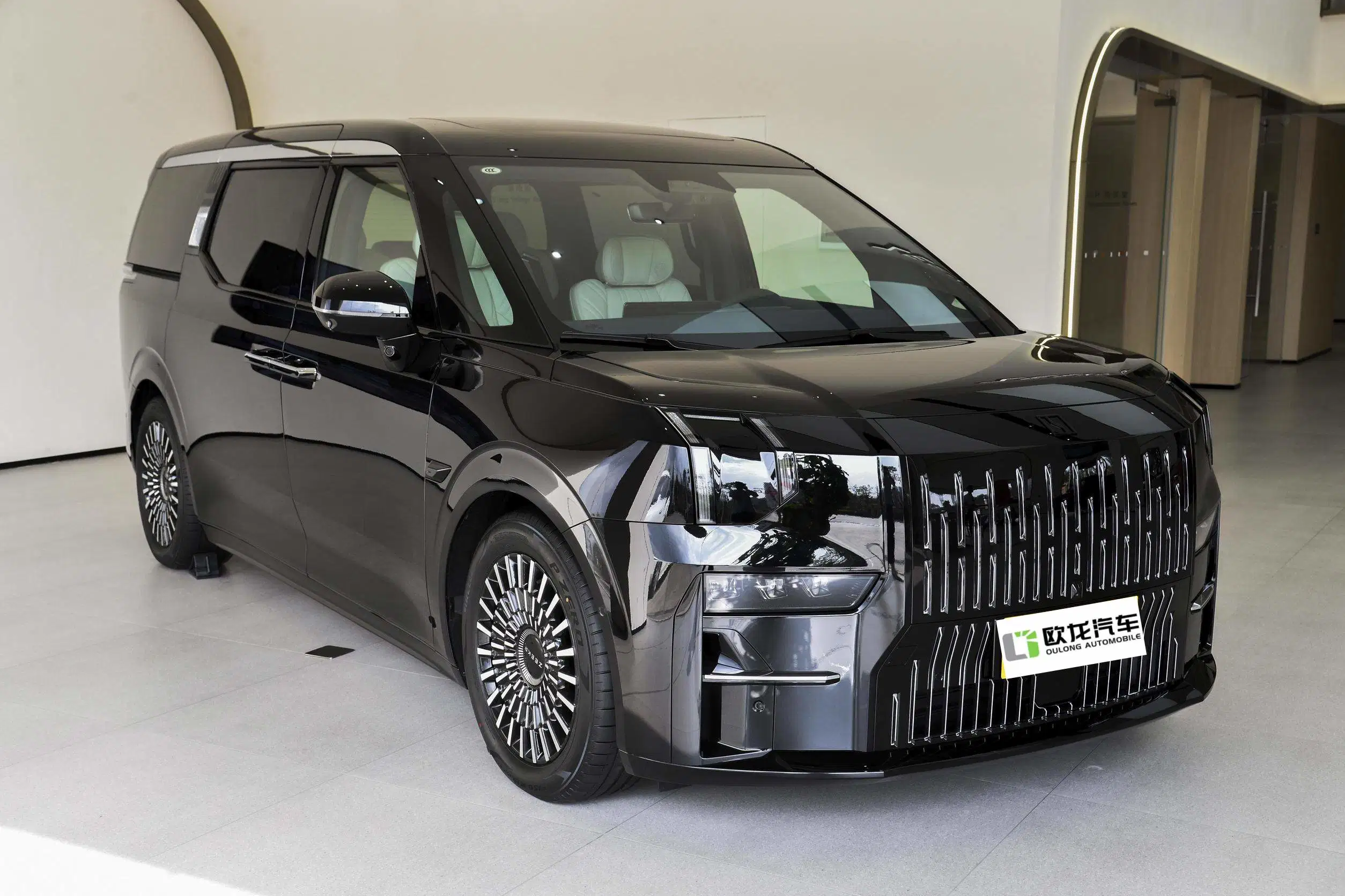 Second Hand Zeekr 009 Black Electric MPV Minivan