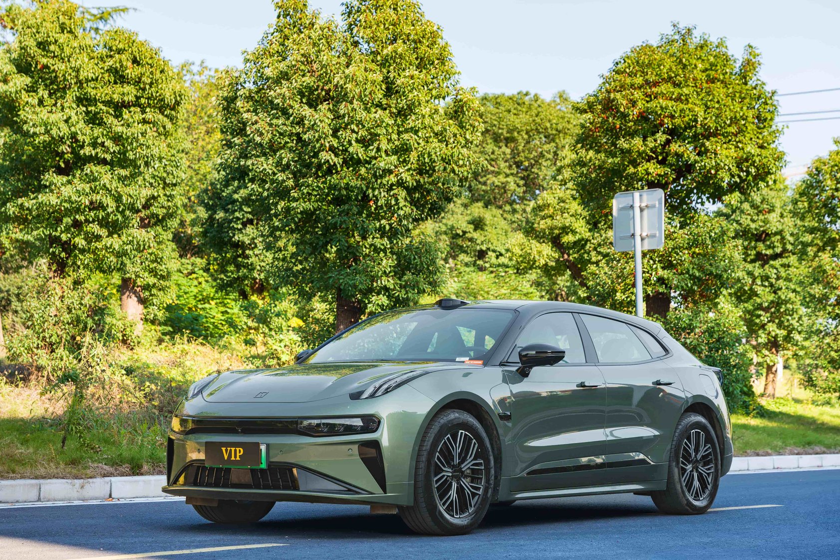 Certified Pre-Owned Zeekr 001 Green Electric Vehicle